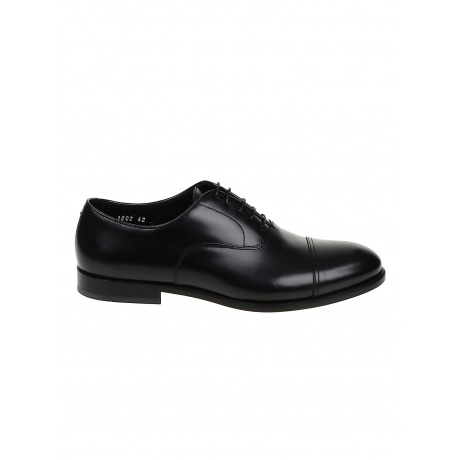 Doucal's Scarpa francesina uomo nero in vitello spazzolato